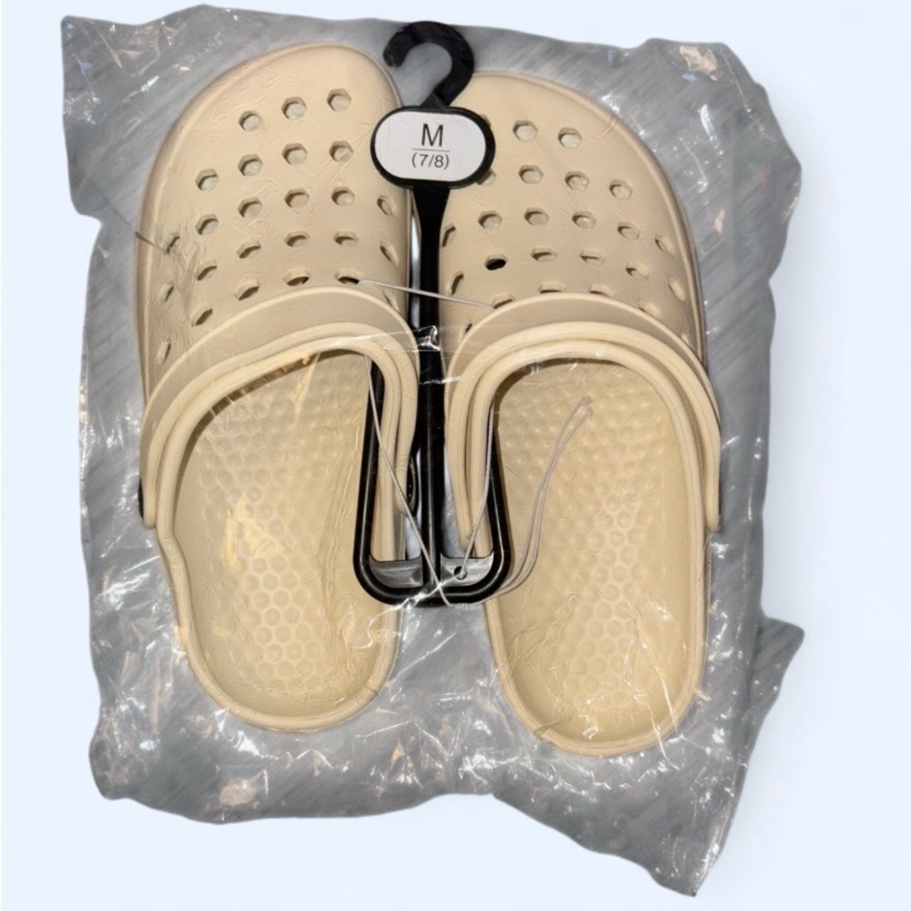 Beige Slip-On Clogs NWT Size M 7/8
